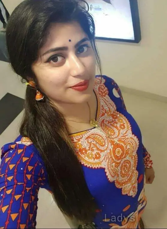 Minaxi Sharma, 21 years beautiful nude Chennai escorts girl, height 154 sm, Weight kg