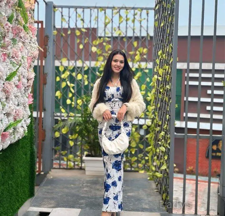 Mittal, 22 years beautiful nude Chennai escorts girl, height 170 sm, Weight kg