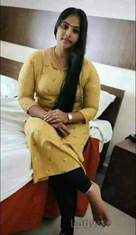 Pallavi, 26 years beautiful nude Chennai escorts girl, height 153 sm, Weight kg
