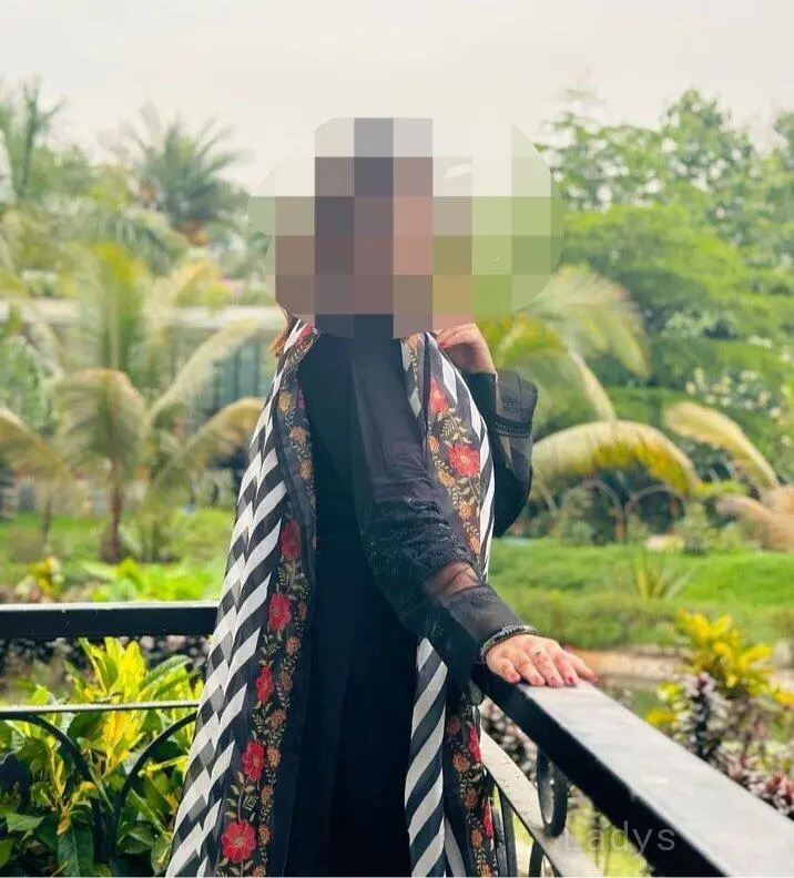 Pihu, 25 years beautiful nude Chennai escorts girl, height 165 sm, Weight kg
