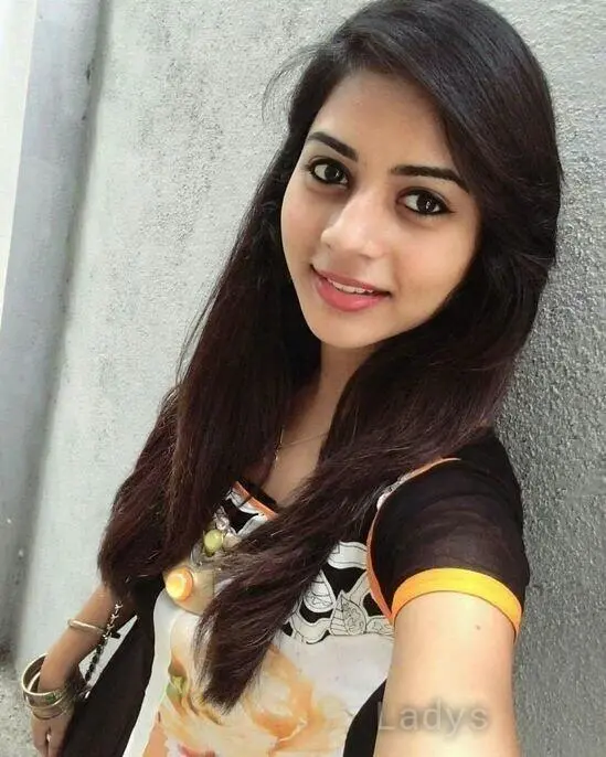 Pooja, 26 years beautiful nude Chennai escorts girl, height 154 sm, Weight kg
