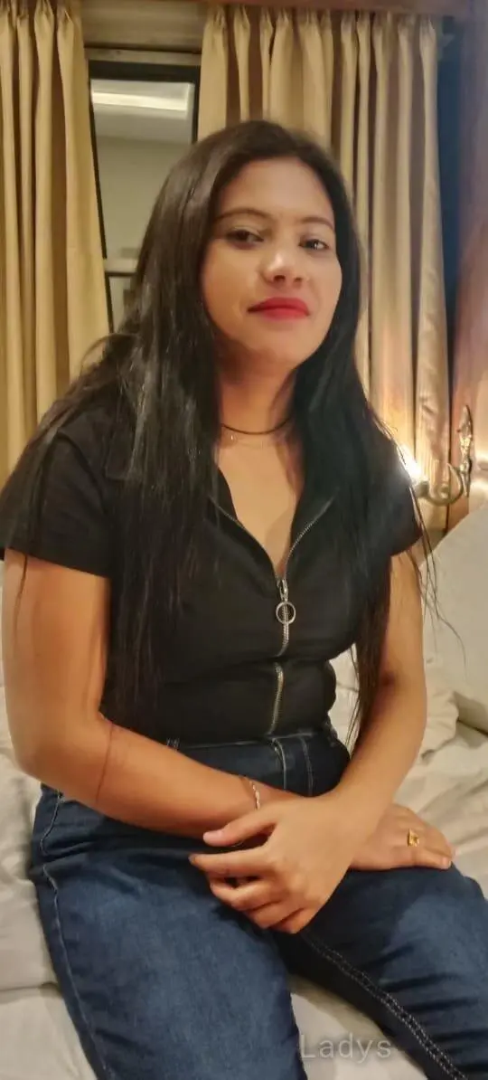 Priya,  years beautiful nude Chennai escorts girl, height  sm, Weight  kg