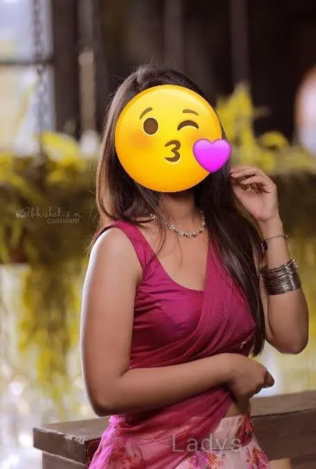 Priya, 27 years beautiful nude Chennai escorts girl, height 153 sm, Weight kg