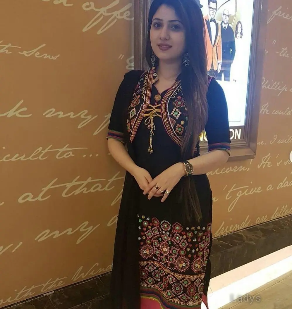 Radhika, 21 years beautiful nude Chennai escorts girl, height 153 sm, Weight  kg