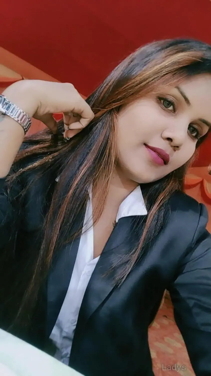 Roshni, 21 years beautiful nude Chennai escorts girl, height 154 sm, Weight kg