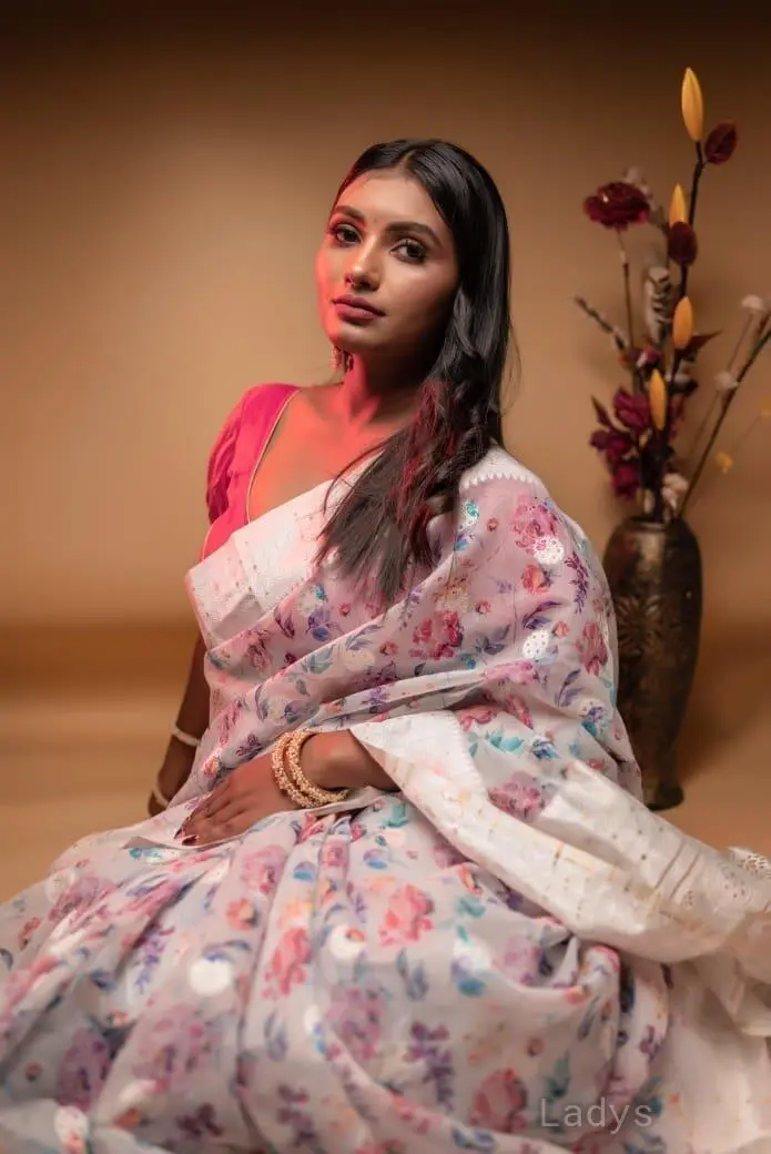 Russian and Indian Direct Payment,  years beautiful nude Chennai escorts girl, height  sm, Weight  kg