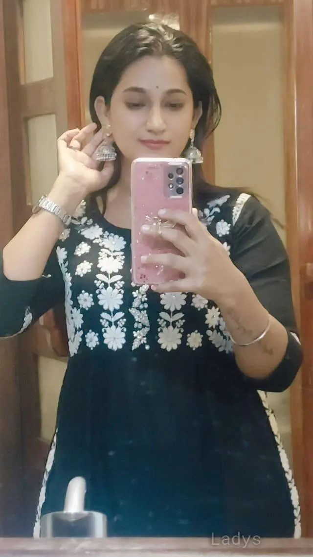 Safest, 22 years beautiful nude Chennai escorts girl, height 170 sm, Weight kg