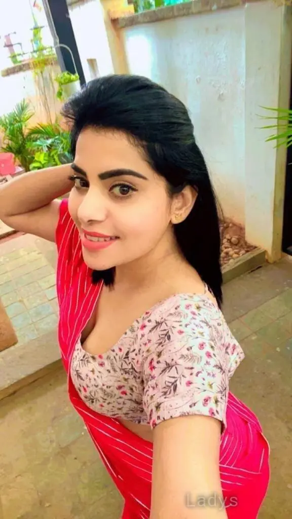 Sapna,  years beautiful nude Chennai escorts girl, height  sm, Weight  kg