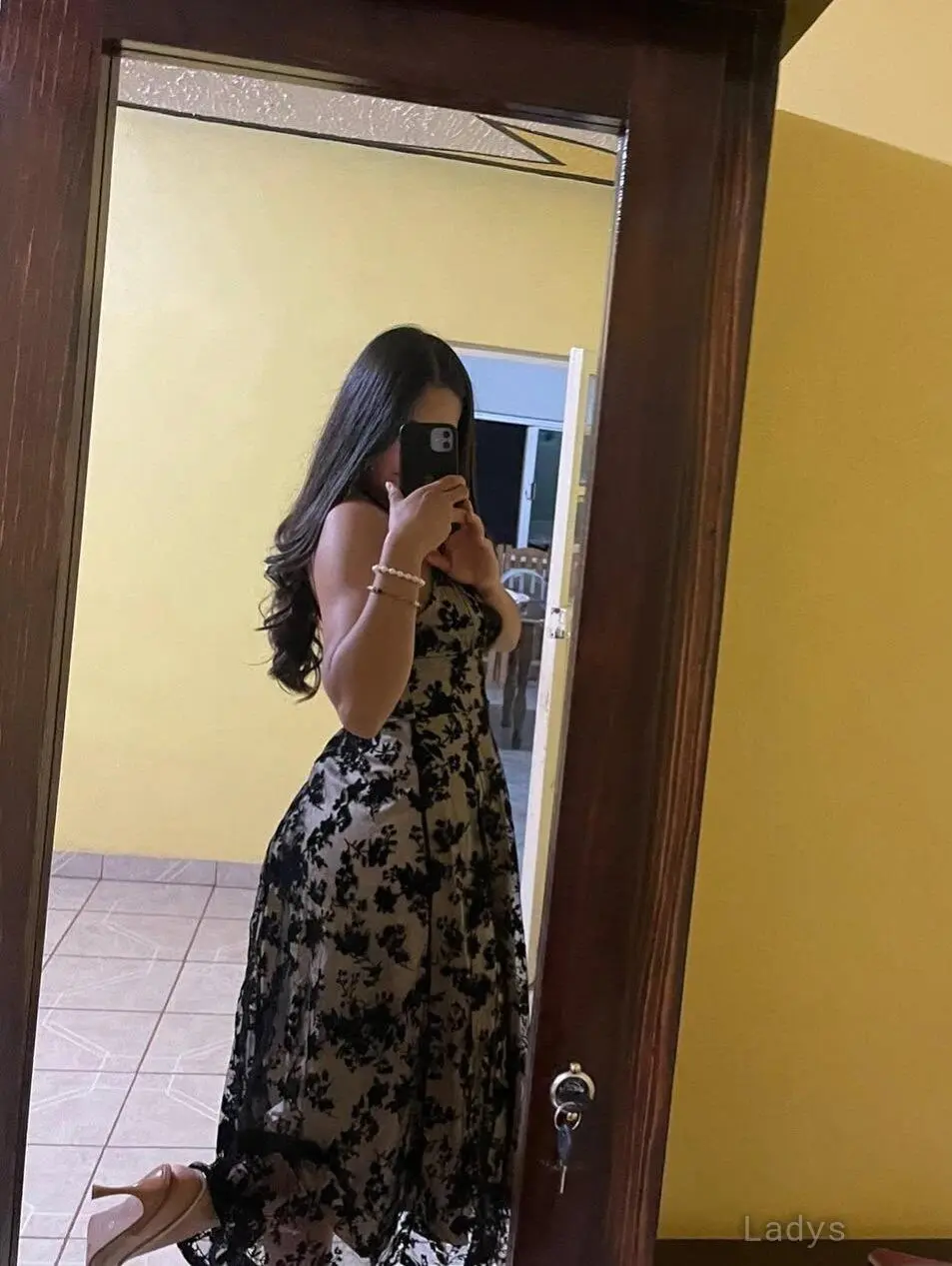 Shreya, 24 years beautiful nude Chennai escorts girl, height 162 sm, Weight  kg