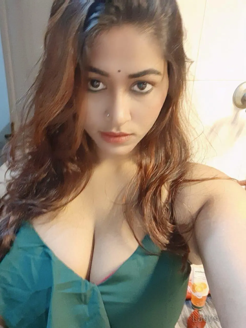 Simran, 21 years beautiful nude Chennai escorts girl, height 168 sm, Weight kg