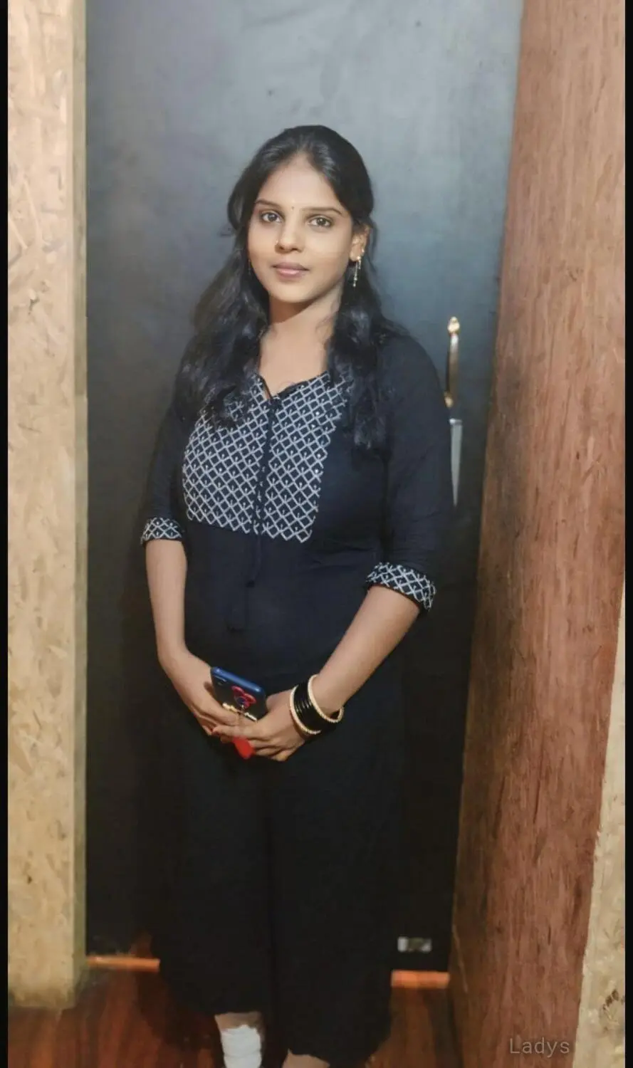 Suji, 23 years beautiful nude Chennai escorts girl, height 157 sm, Weight kg