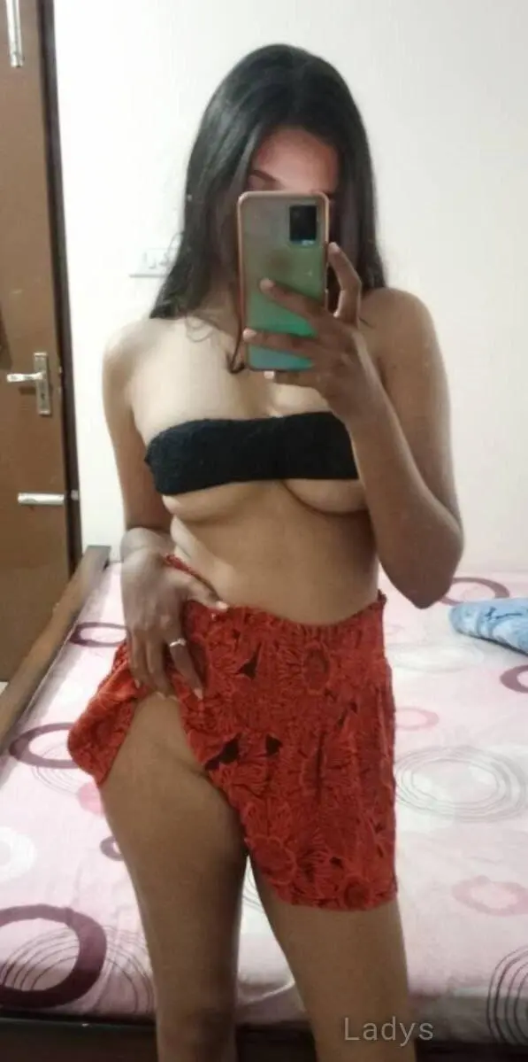 Swetha, 25 years beautiful nude Chennai escorts girl, height 160 sm, Weight  kg