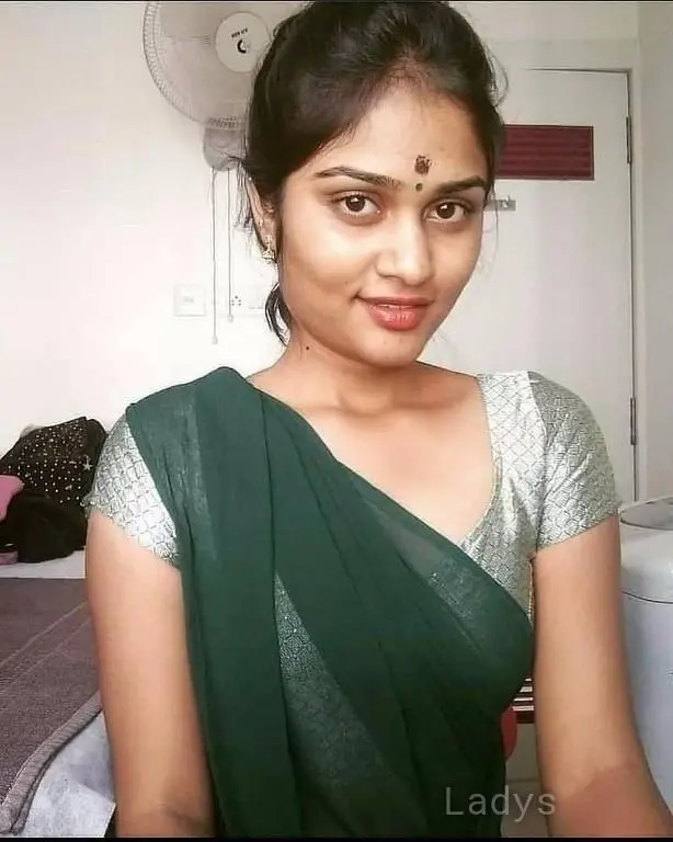 Tamil, 22 years beautiful nude Chennai escorts girl, height 153 sm, Weight  kg
