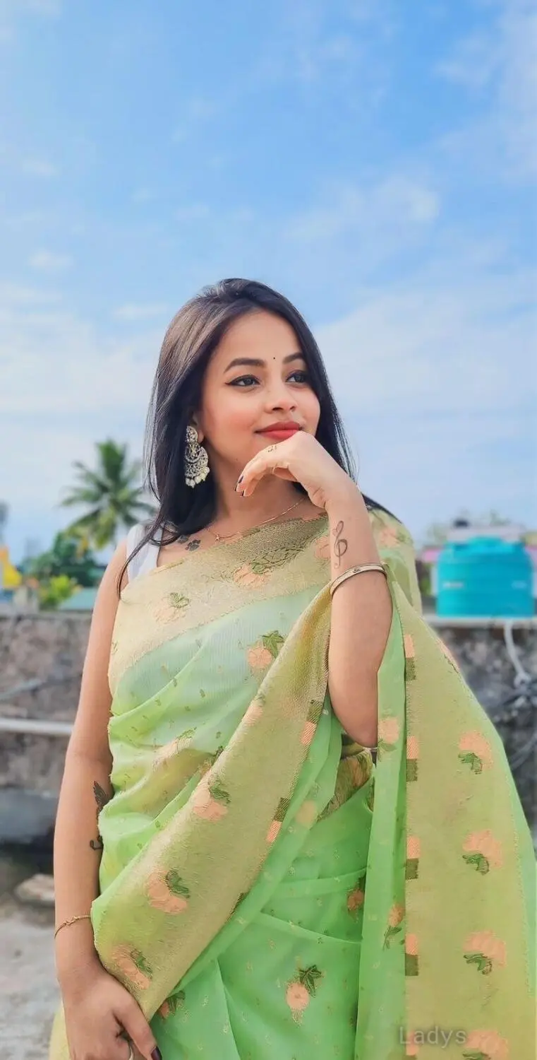 Tracy, years beautiful nude Chennai escorts girl, height sm, Weight kg