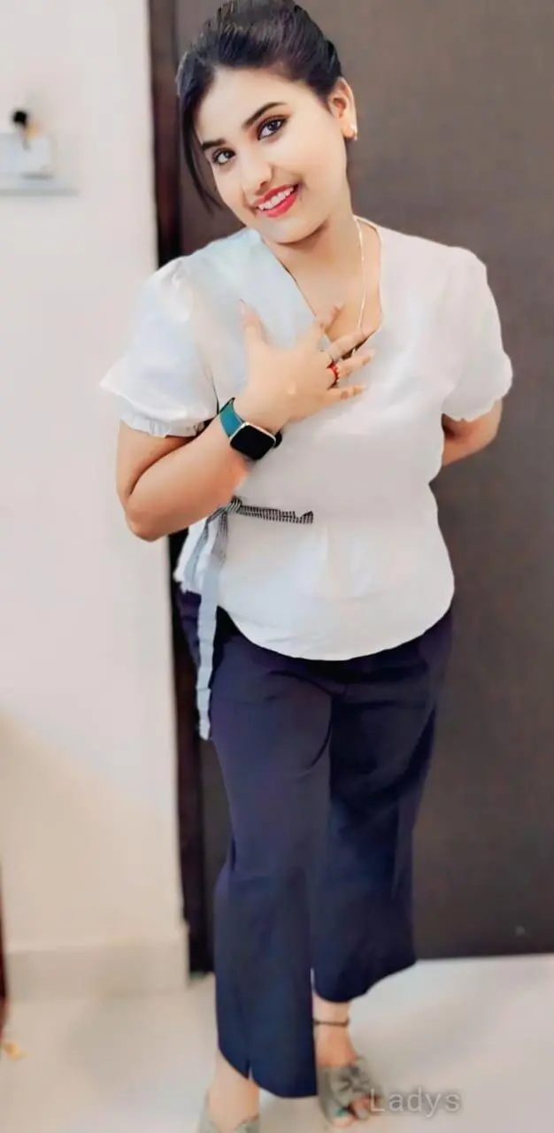 Tripti, 24 years beautiful nude Chennai escorts girl, height 165 sm, Weight kg