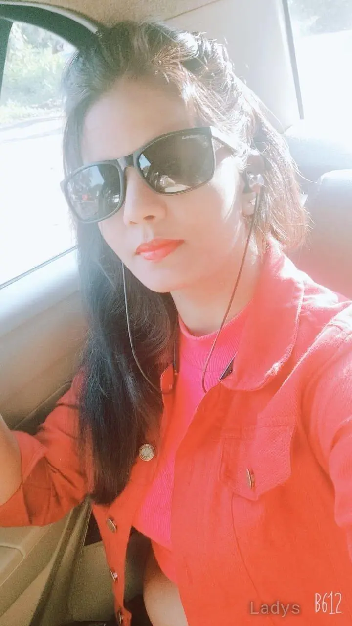 Trisha, 22 years beautiful nude Chennai escorts girl, height 160 sm, Weight  kg
