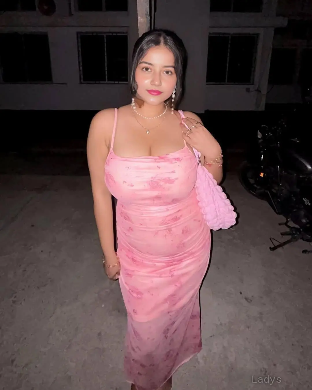 Vidya, 24 years beautiful nude Chennai escorts girl, height 154 sm, Weight kg