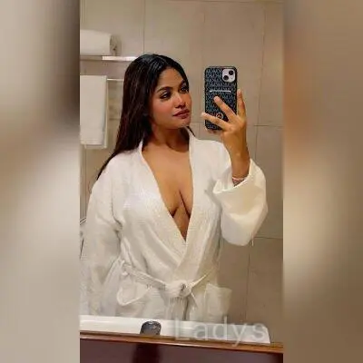 Zoya, 24 years beautiful nude Chennai escorts girl, height 163 sm, Weight  kg