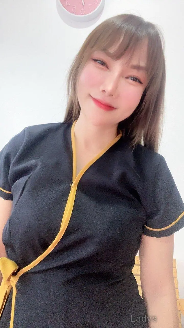 Natalie, 33 years beautiful nude Chiang Mai escorts girl, height 154 sm, Weight  kg