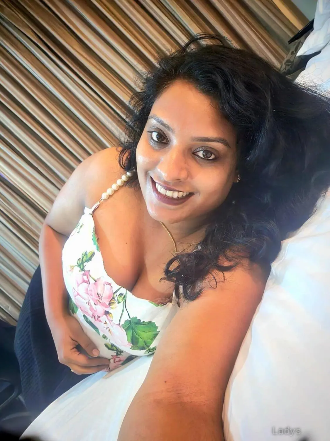 Hemani, 22 years old Chiang Rai escort girl with big tits, height 160 sm, Weight  kg