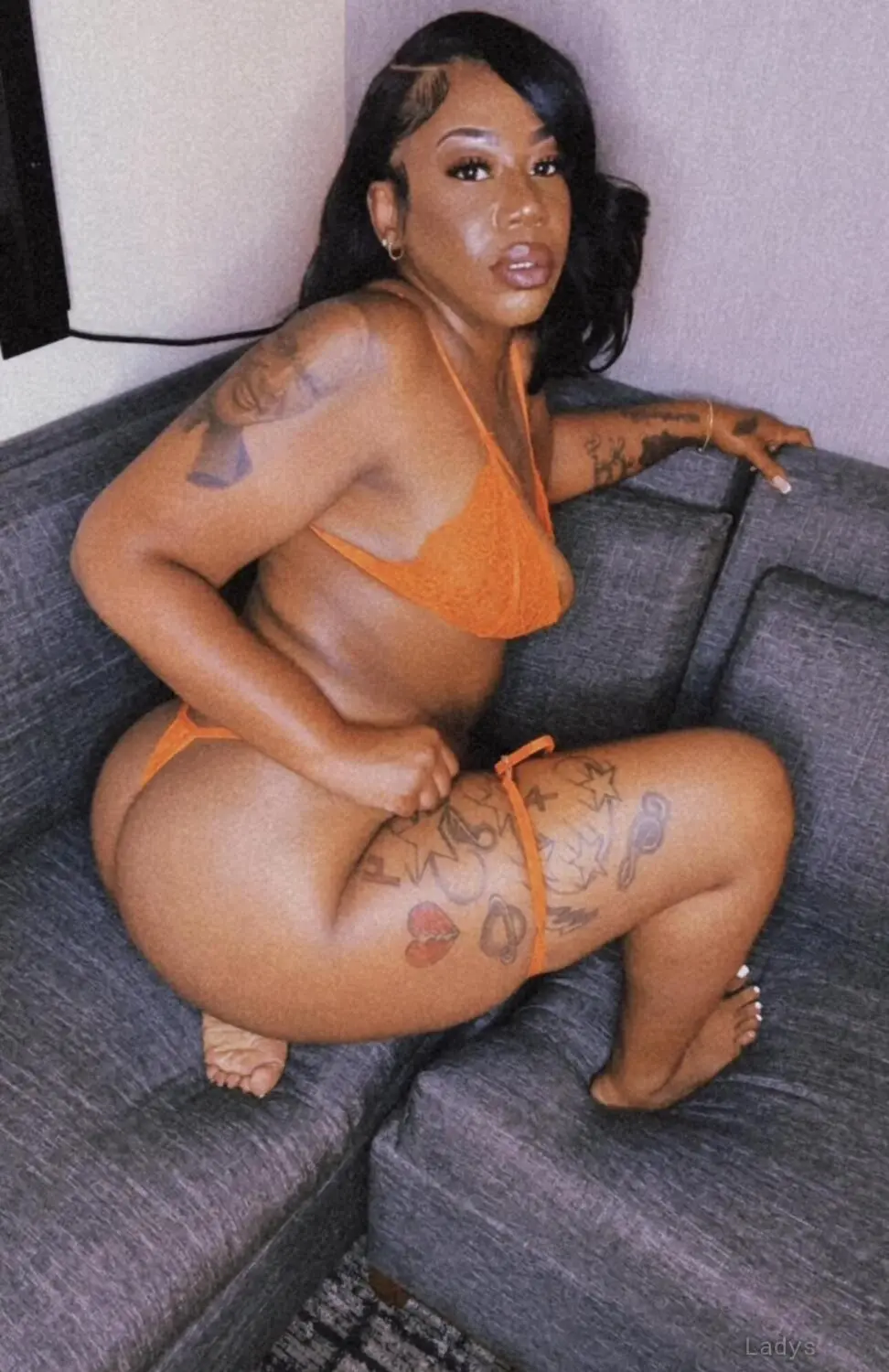 Envy, 26 years old Chicago escort girl with big tits, height 163 sm, Weight 69 kg