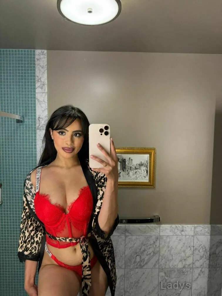 Ariana Spanish, 22 years beautiful nude Chicago escorts girl, height 154 sm, Weight 50 kg