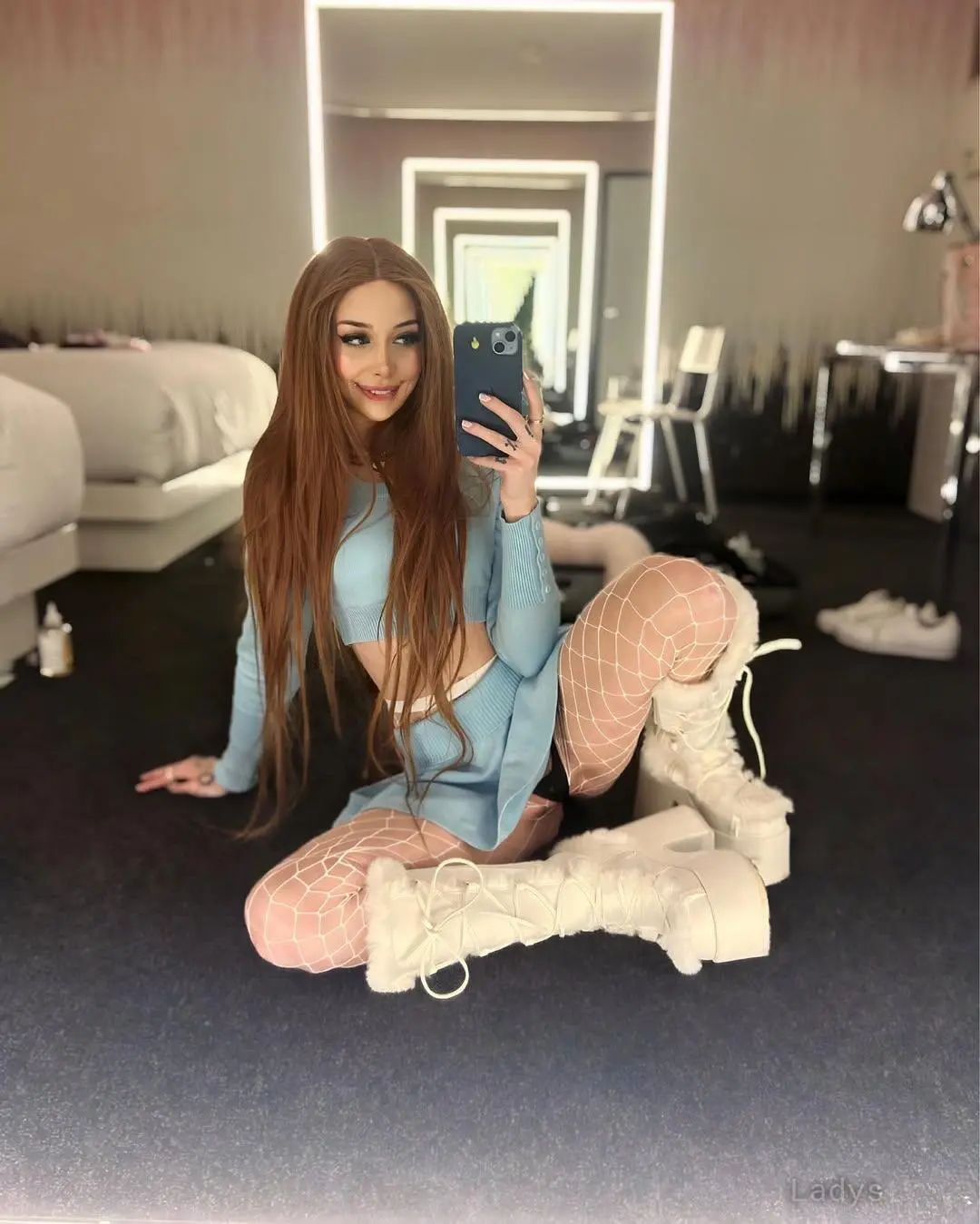 Babymox, 24 years beautiful nude Chicago escorts girl, height 159 sm, Weight 60 kg