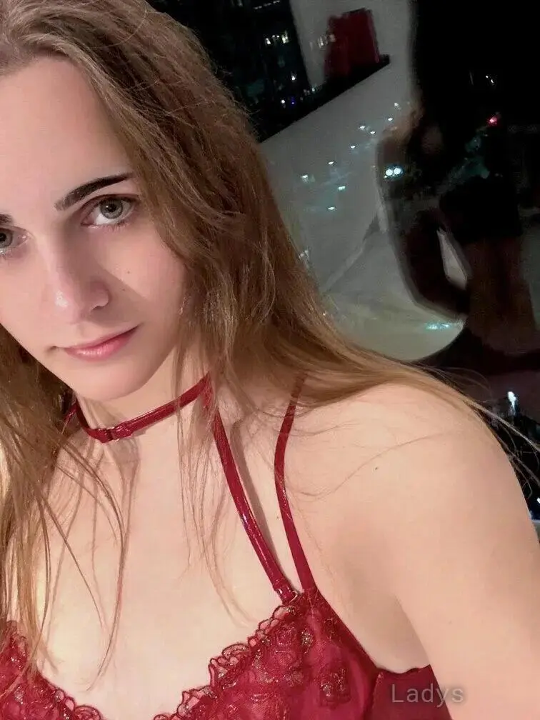 Brooke Willows, 19 years beautiful nude Chicago escorts girl, height 177 sm, Weight 50 kg