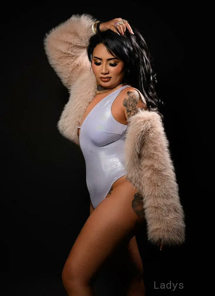 Daniela, 27 years beautiful nude Chicago escorts girl, height 160 sm, Weight 55 kg