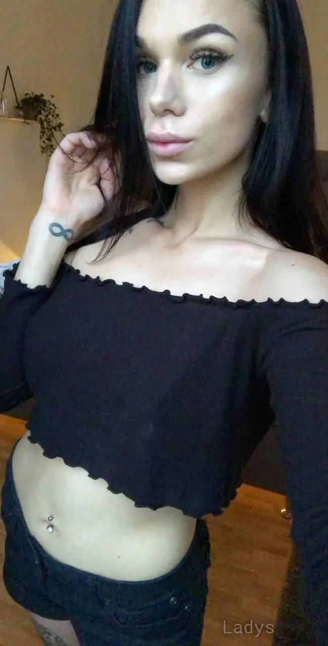 Harley, 27 years beautiful nude Chicago escorts girl, height 154 sm, Weight 44 kg