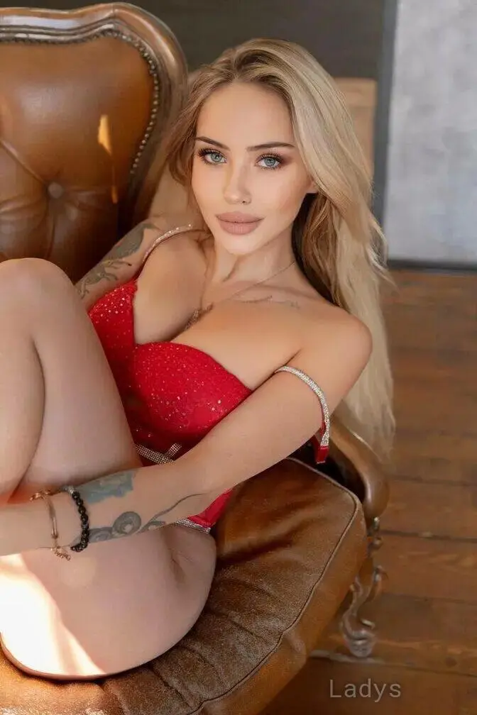 Lycia, 22 years beautiful nude Chicago escorts girl, height 160 sm, Weight 55 kg