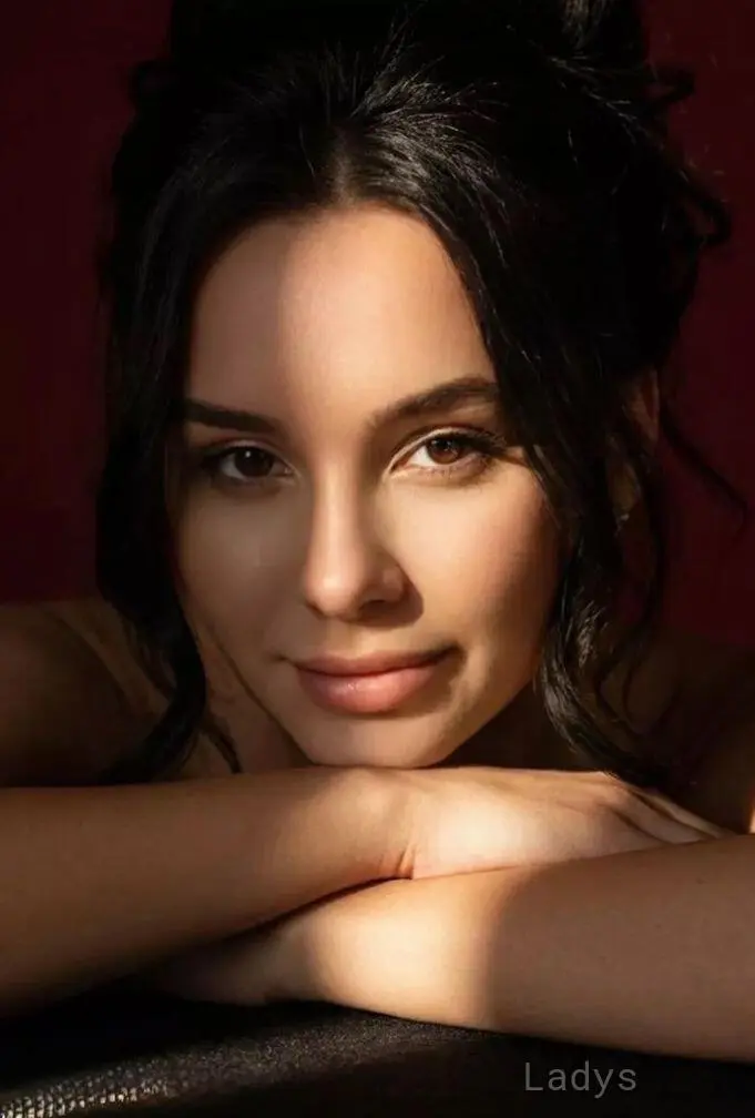 Valentina, 29 years beautiful nude Chicago escorts girl, height 168 sm, Weight 57 kg