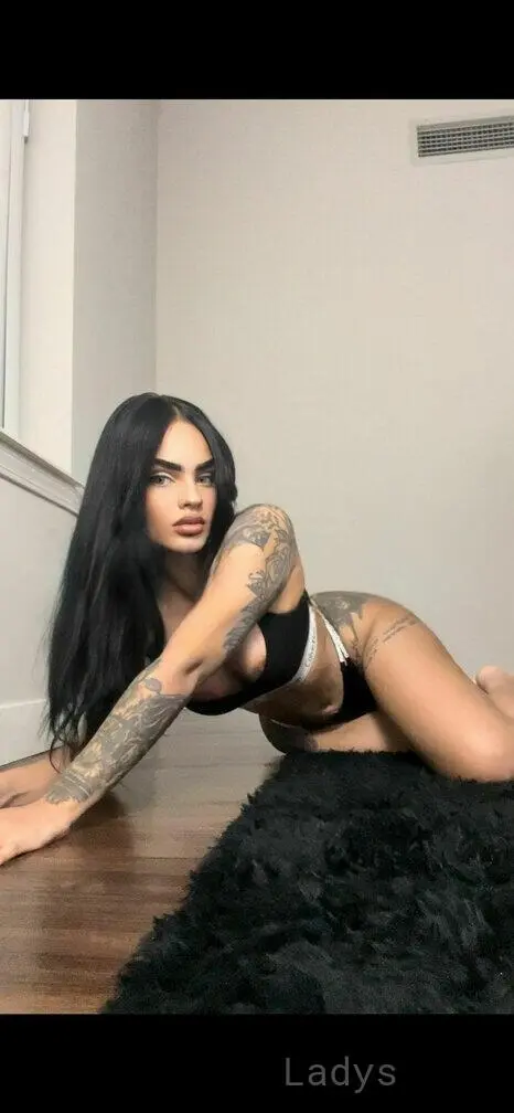 Zara, 23 years beautiful nude Chicago escorts girl, height 160 sm, Weight 50 kg
