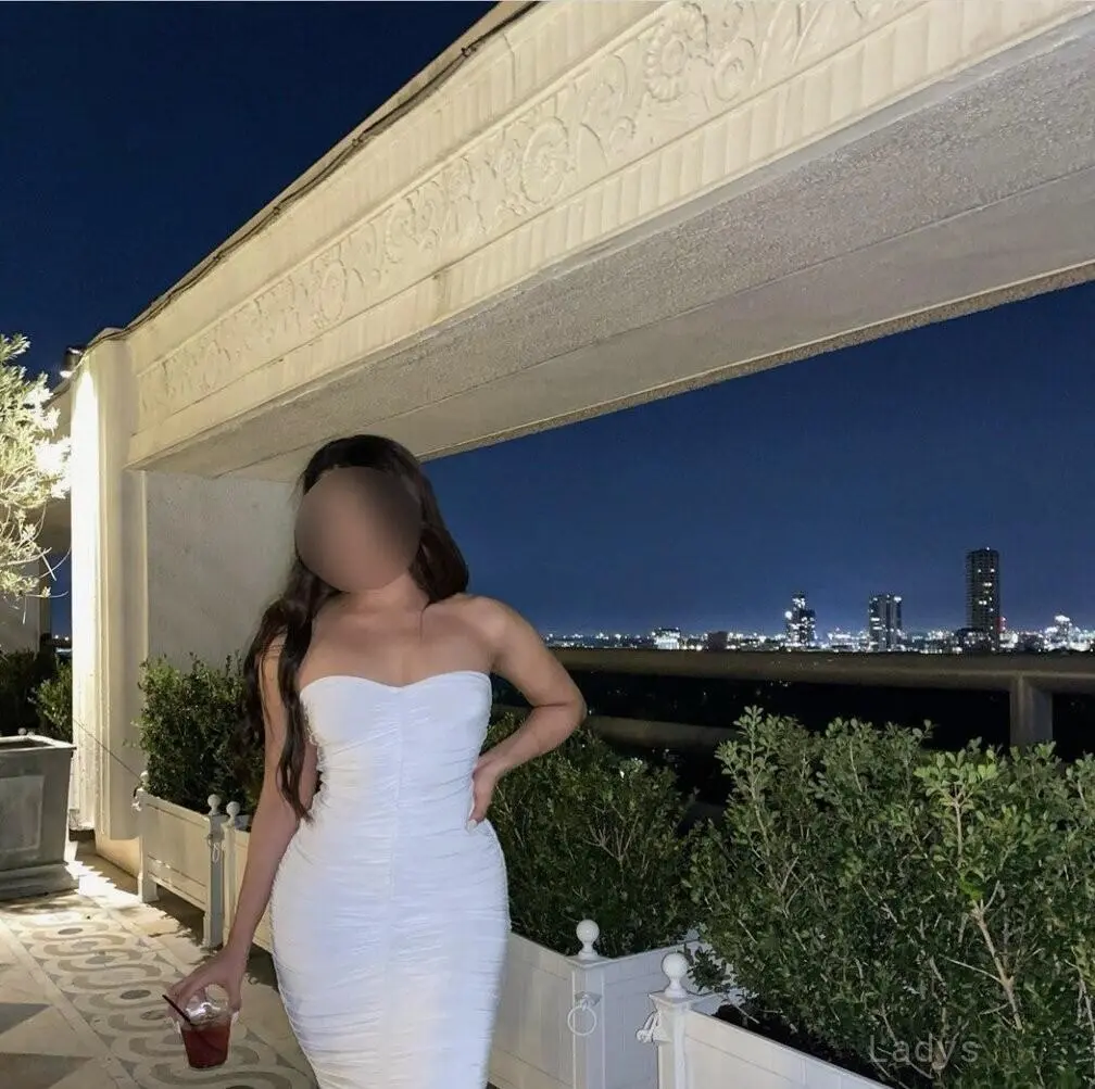 Ashley, 21 years beautiful nude Cincinnati escorts girl, height 160 sm, Weight 50 kg