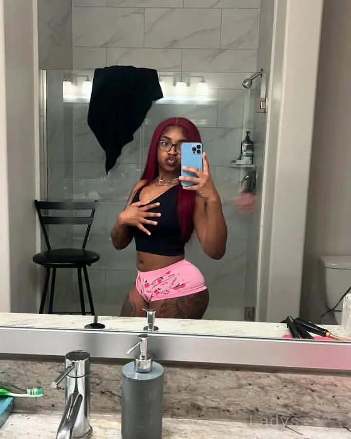 Disponible H24, 25 years beautiful nude Clermont Ferrand escorts girl, height 175 sm, Weight 52 kg