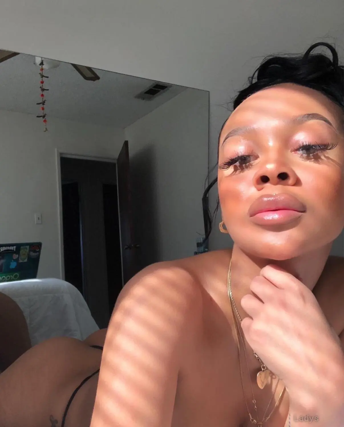 Nelly_410, 24 years beautiful nude Clermont Ferrand escorts girl, height 170 sm, Weight 46 kg