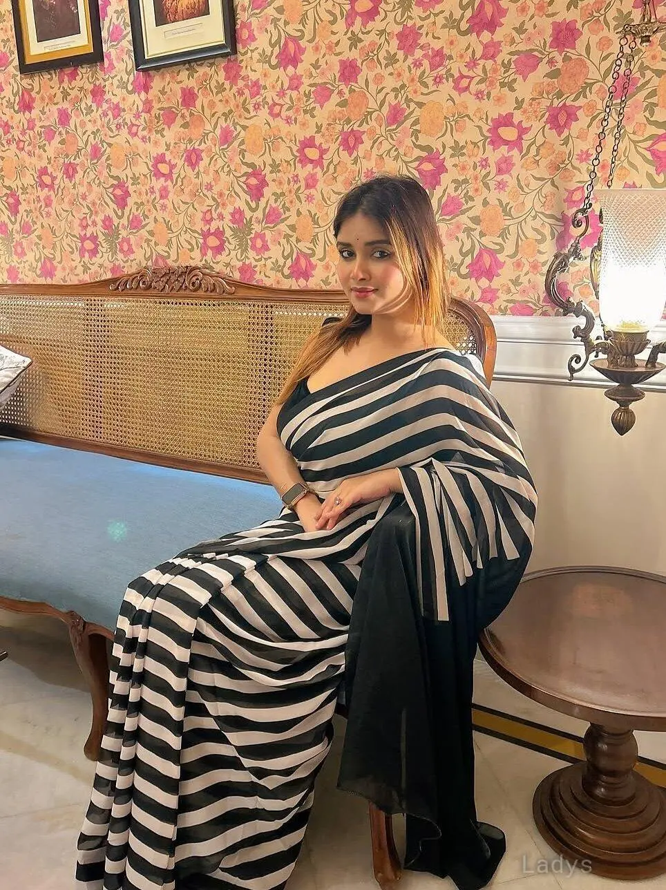 Ella, 22 years old Coimbatore escort girl with big tits, height 154 sm, Weight  kg