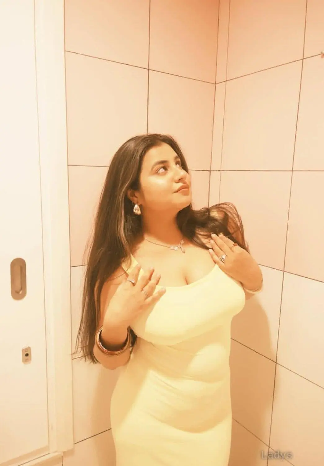 Kavya, 22 years old Coimbatore escort girl with big tits, height 154 sm, Weight kg