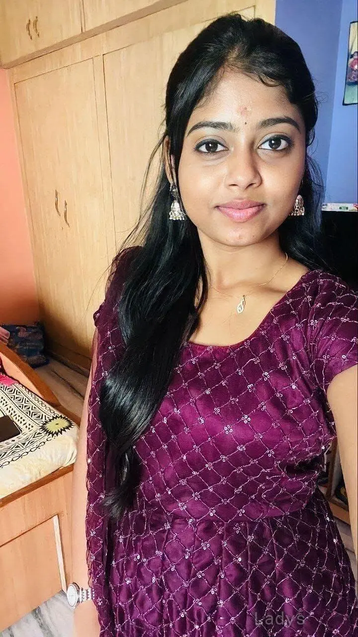 Kavya Low Price Available Girl, 22 years old Coimbatore escort girl with big tits, height 154 sm, Weight  kg
