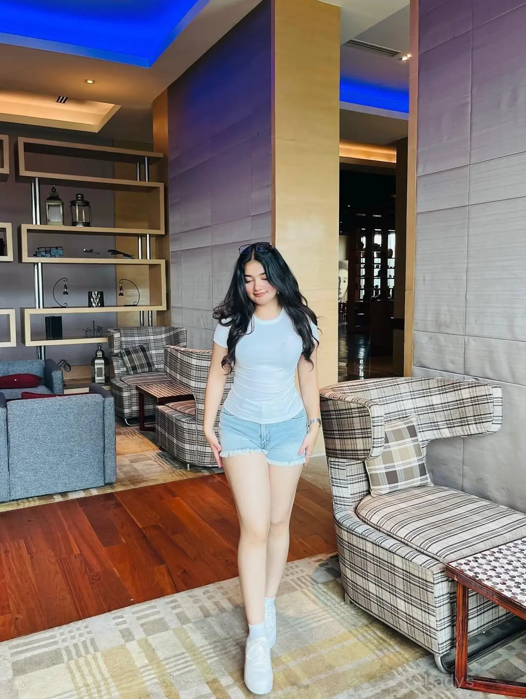 Neha, 21 years old Coimbatore escort girl with big tits, height 150 sm, Weight kg