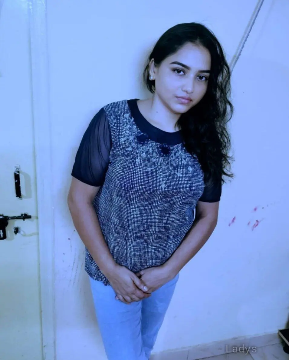 Ranji, 23 years old Coimbatore escort girl with big tits, height 154 sm, Weight  kg