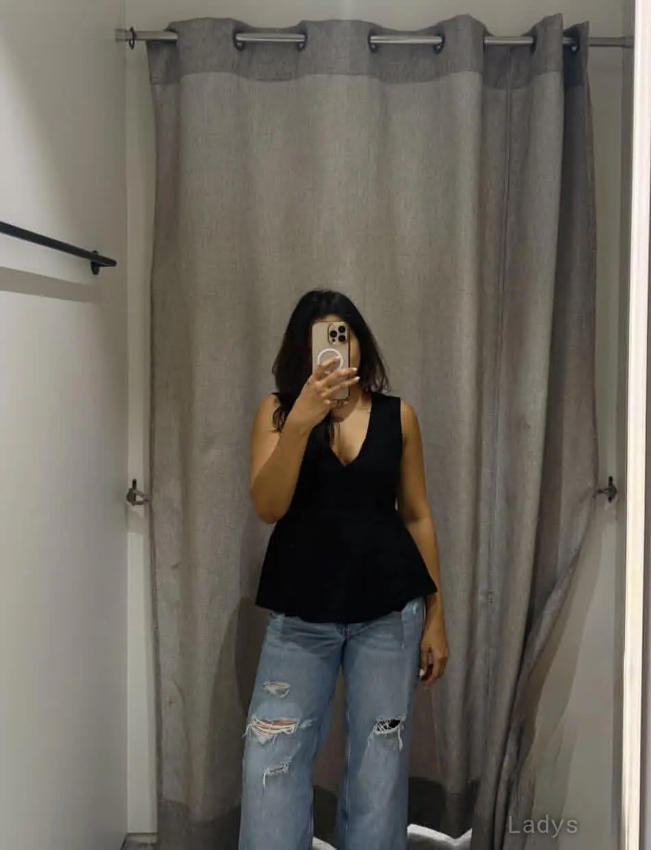 Aalya, 22 years beautiful nude Coimbatore escorts girl, height 166 sm, Weight kg