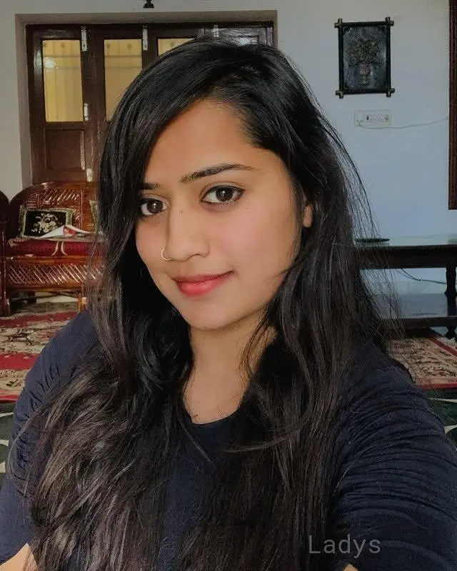 Chandrika, 21 years beautiful nude Coimbatore escorts girl, height 152 sm, Weight  kg
