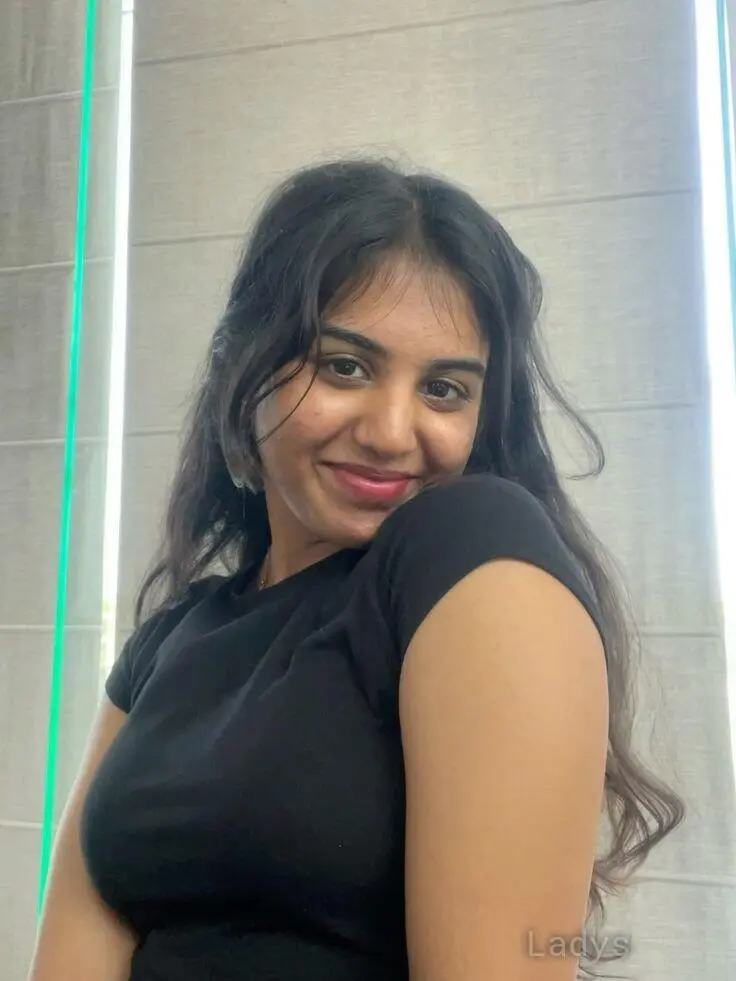 Jhanvi, 22 years beautiful nude Coimbatore escorts girl, height 165 sm, Weight  kg