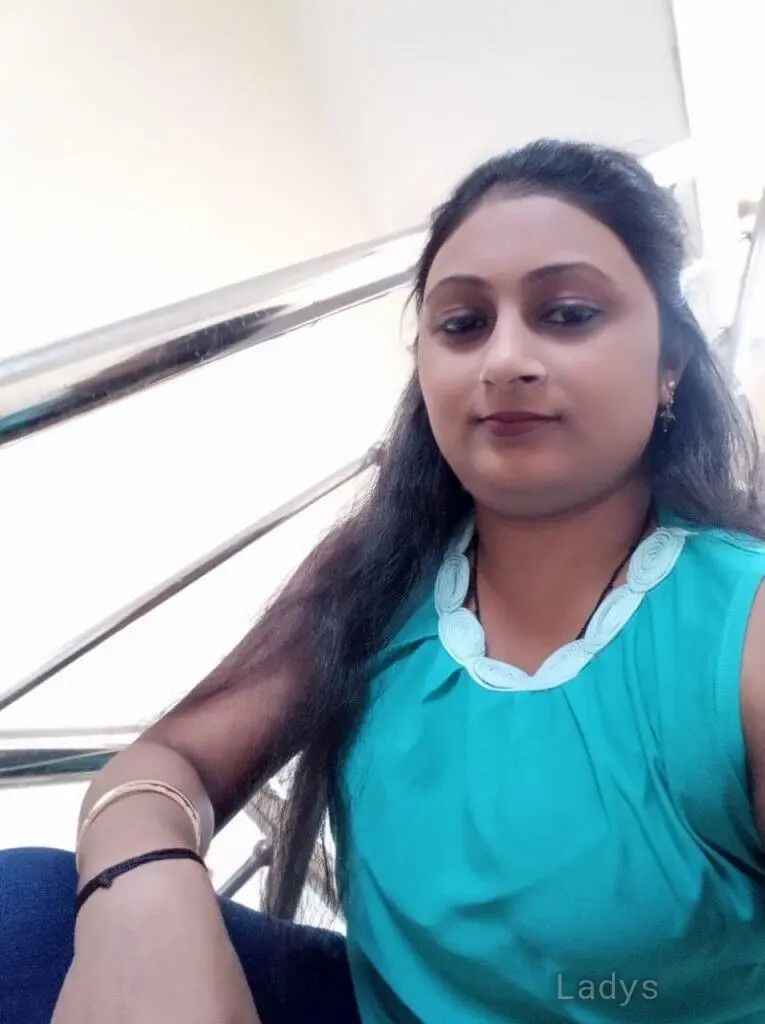 Shikha, 23 years beautiful nude Coimbatore escorts girl, height 155 sm, Weight kg
