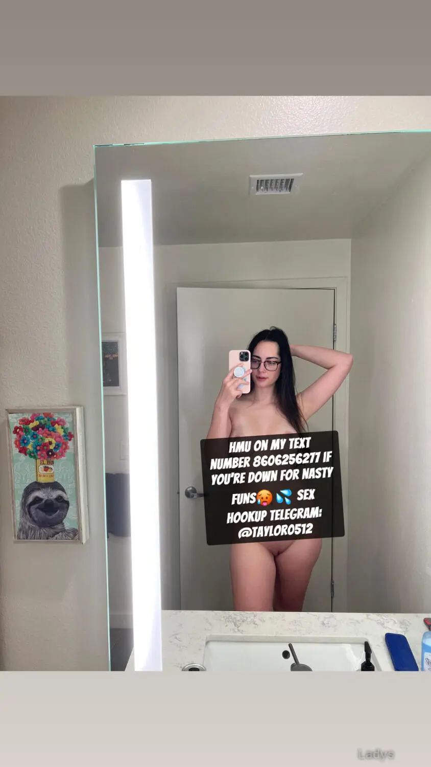 Taylor Elisa, 26 years beautiful nude College Station escorts girl, height 134 sm, Weight 37 kg