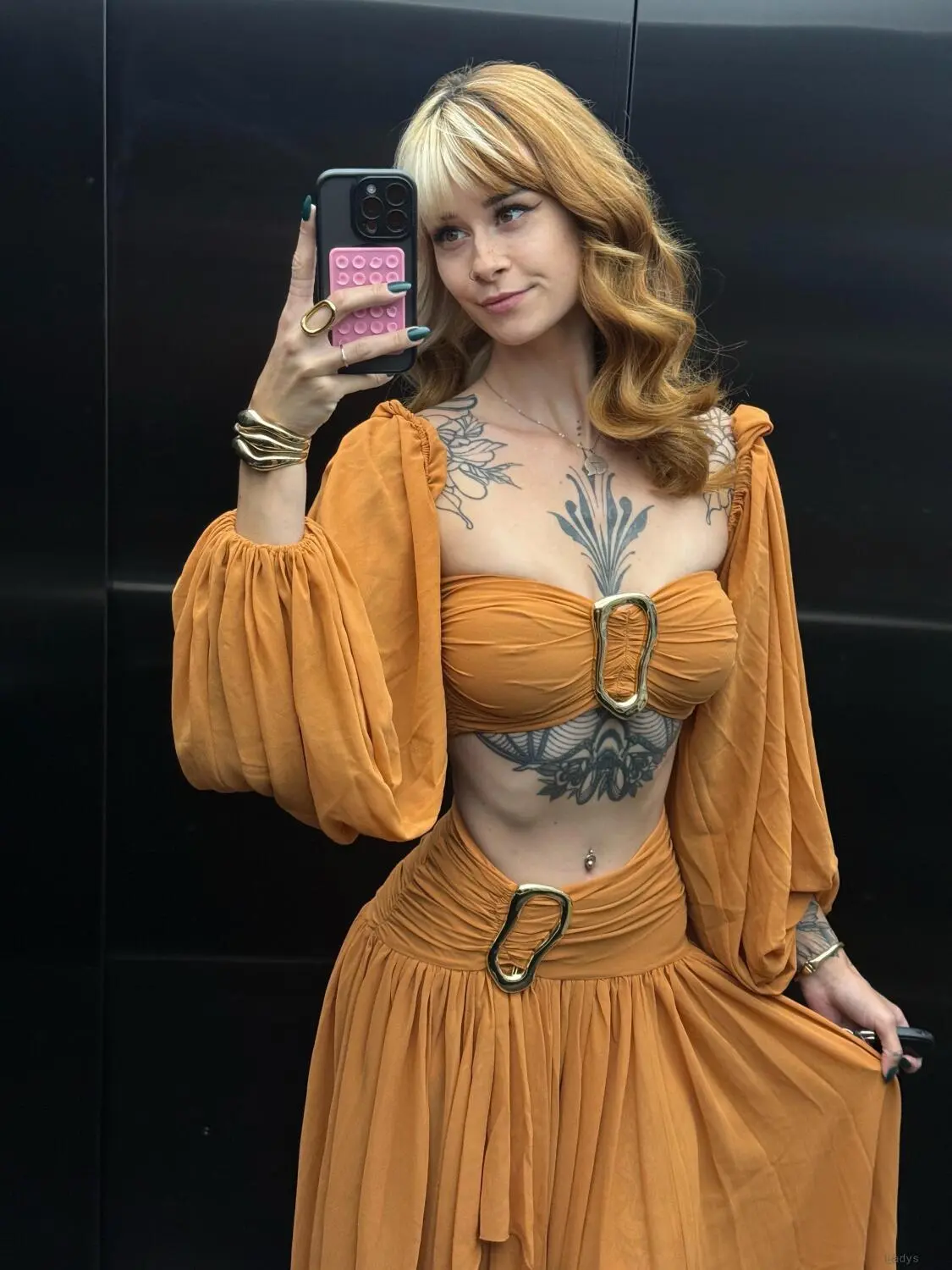 Sallydinosaurier, 28 years asian escorts girl, height 161 sm, Weight 51 kg, Cologne eacort