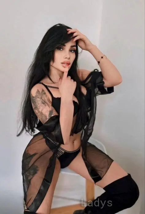 Linda, 23 years beautiful nude Cologne escorts girl, height 156 sm, Weight 44 kg