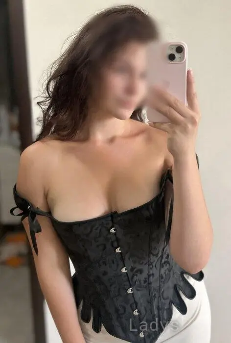 Marilyn, 26 years beautiful nude Cologne escorts girl, height 165 sm, Weight 58 kg