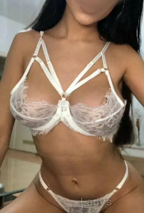 Mira, 24 years beautiful nude Cologne escorts girl, height 166 sm, Weight 49 kg